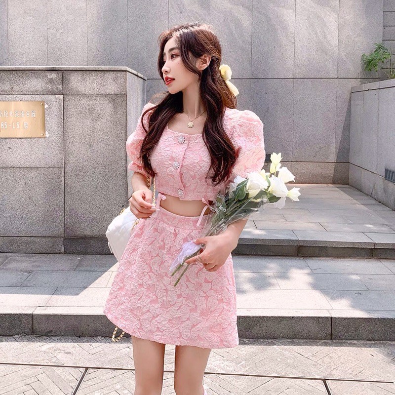 Áo Croptop Tay Lỡ Kèm Chân Váy - Hàng Quảng Châu- Có Sẵn