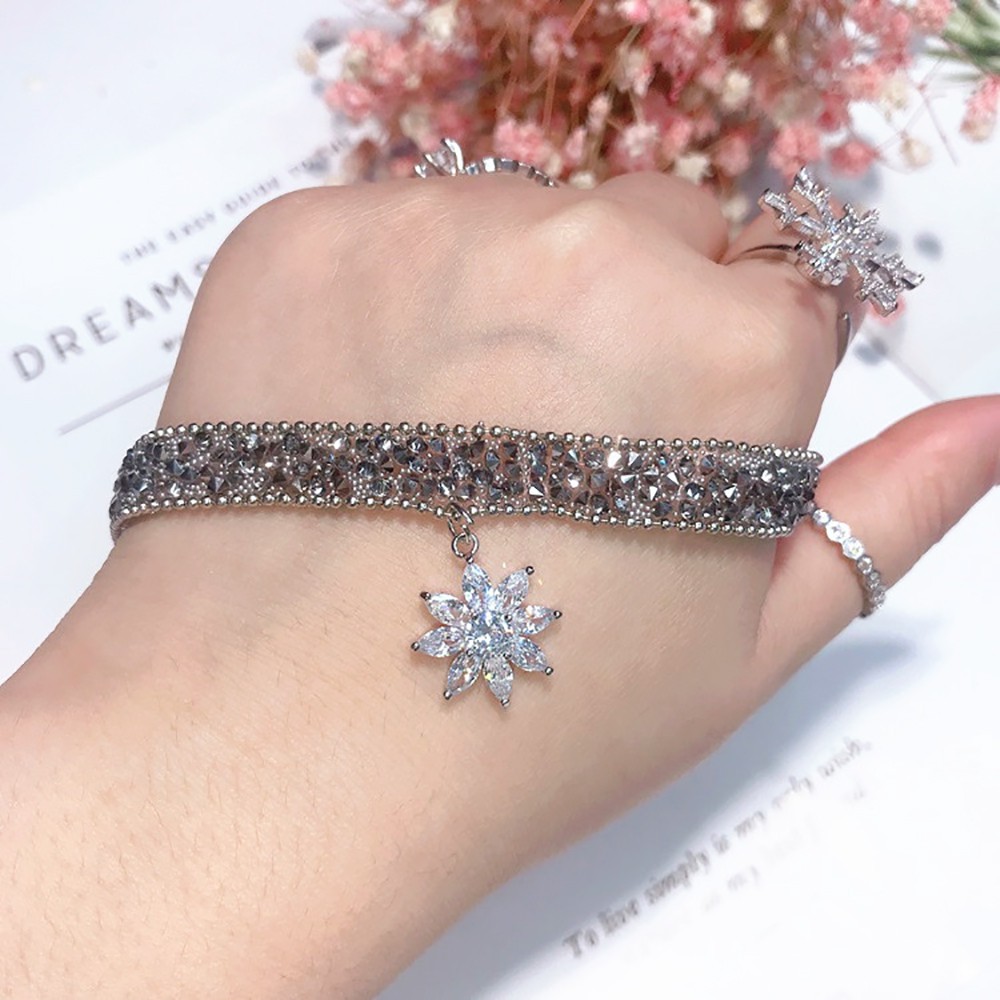 Vòng cổ choker mặt bông hoa đính đá nhân tạo thời trang dành cho nữ