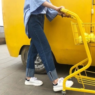 Quần jeans ống suông gấp gấu