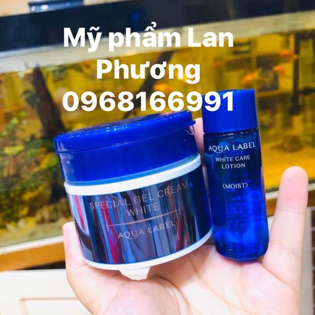 Kem dưỡng AQUALABEL XANH + 1 nước hoa hồng