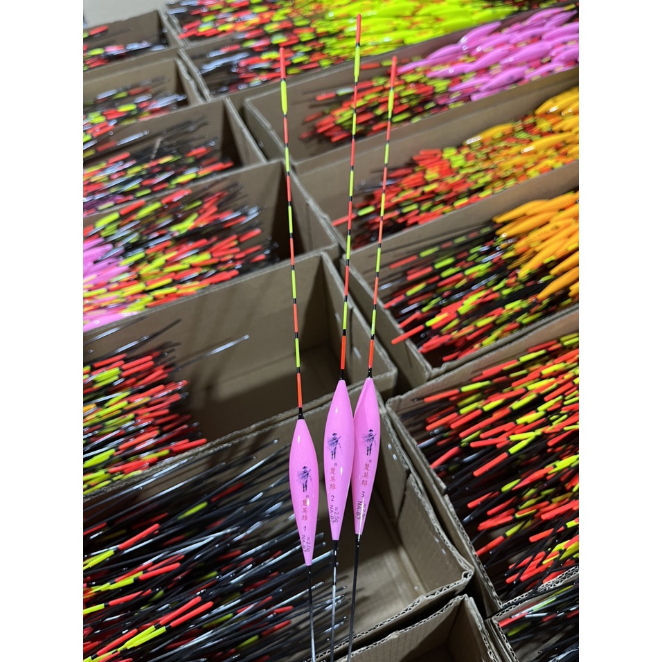 Phao đủ màu. mẫu phao nano NA nước sơn bóng đẹp ạ. Giá rẻ.