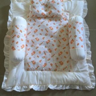 Bộ nệm kate sơ sinh viền bèo