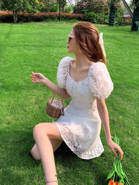 ĐẦM TRẮNG HOẠ TIẾT NỔI TAY PHỒNG NHẸ