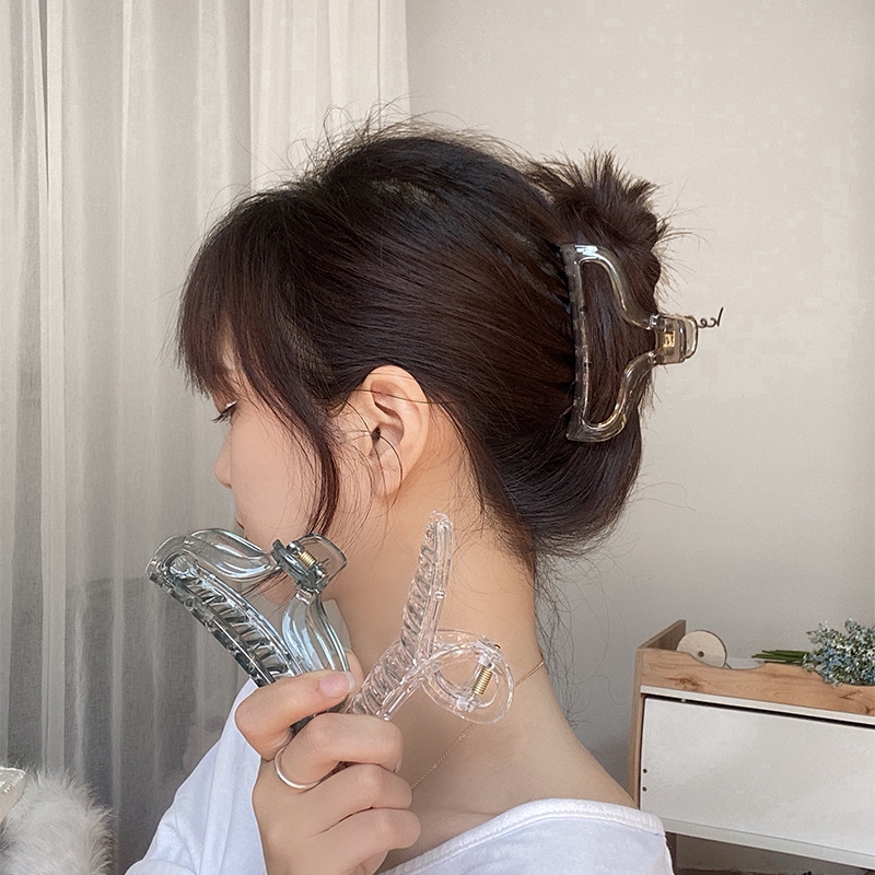 Kẹp tóc lò xo thiết kế trong suốt cổ điển có thể dùng khi đi tắm