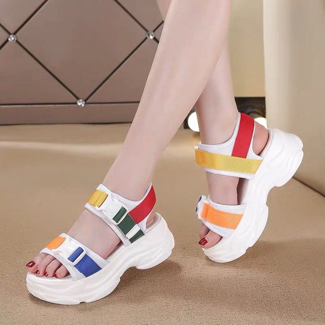 Sandal độn đế phối nhiều màu đẹp