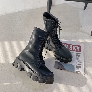 Giày Boots Ulzzang cao cổ độn đế 5-6 cm buộc dây kéo khóa màu đen/trắng cá tính ( Order) mã G18