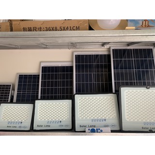 Bộ đèn pha năng lượng mặt trời 50W-100W-200W-300W -Thân nhôm, Có chế độ bật tắt tự động, IP67 chống nước, có đèn báo pin