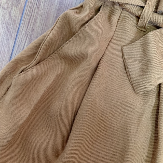 Quần đùi lanh Urban Outfitters