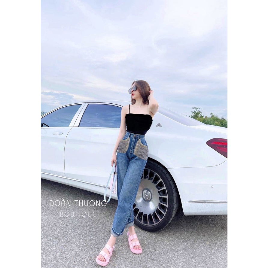 Set áo thun + quần jean. Có 1 màu. KÈm hình chụp thật 100%. Size dưới 54kg vừa. Đơn giản mà đẹp . Mua nhanh kẻo hết