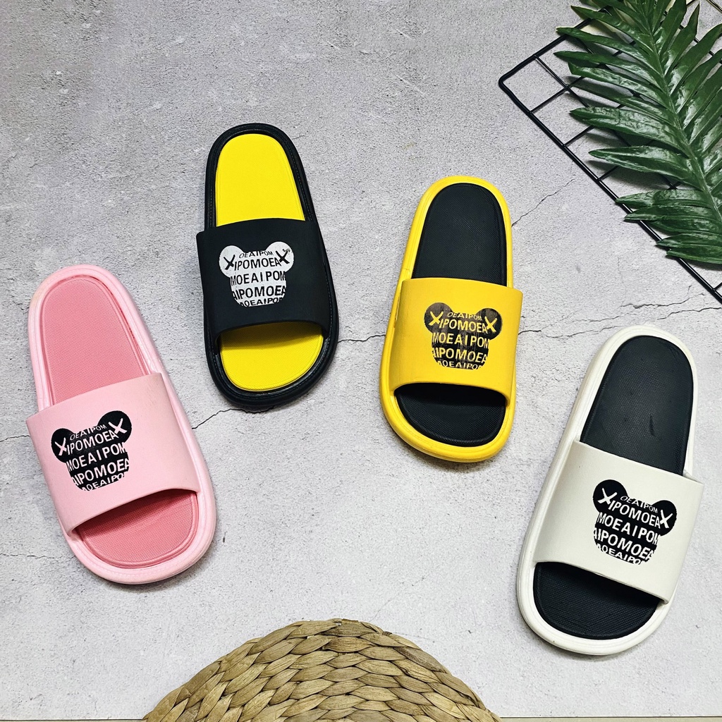 Dép quai ngang hình gấu chữ phối màu hottrend dành cho bạn nữ - TT396