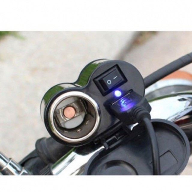 Cốc sạc điện thoại gắn xe máy / xe Honda 1 ĐỔI 1