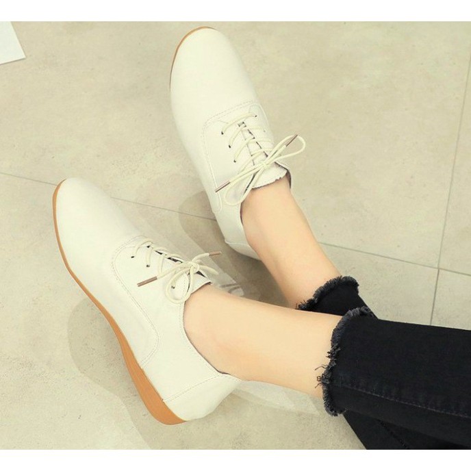 [SIÊU NHẸ_TRỢ SHIP] Giày oxford da trơn đế bệt mềm, đế ma sát tốt, cột dây, màu trắng và đen S159 | BigBuy360 - bigbuy360.vn
