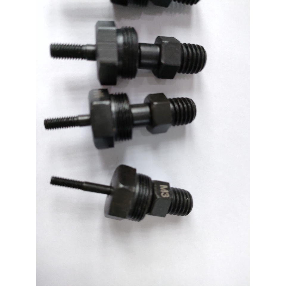 1 cái Bulong của đầu kít rút ốc FY007