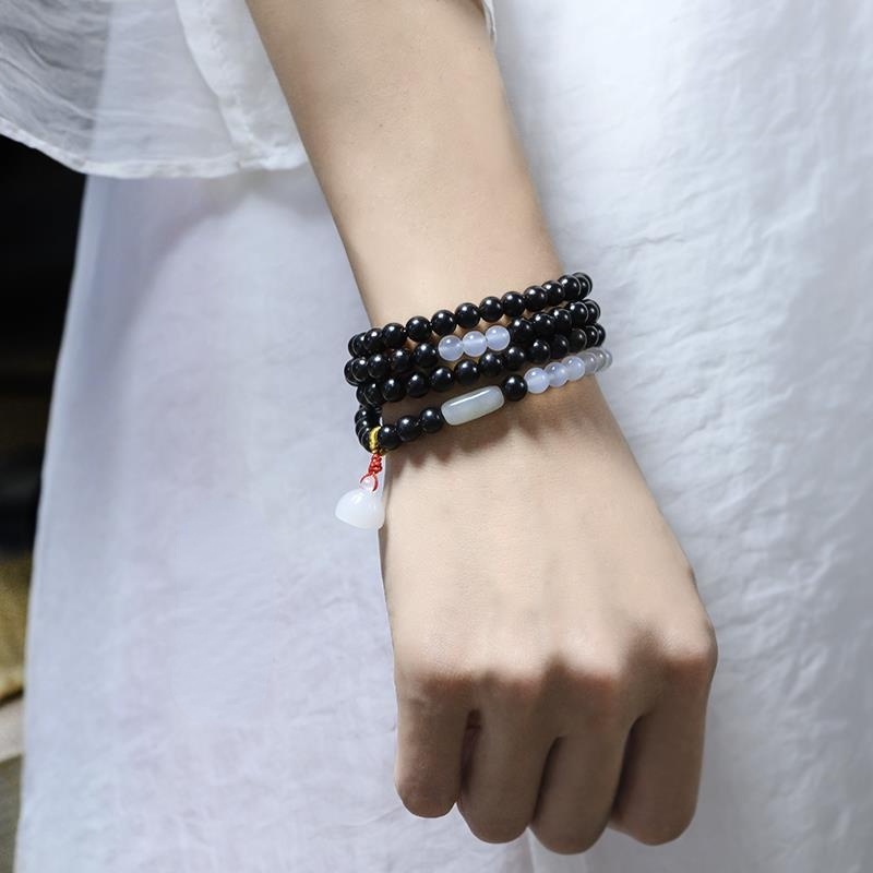 Vòng tay hạt gỗ mun 6mm phong cách vintage