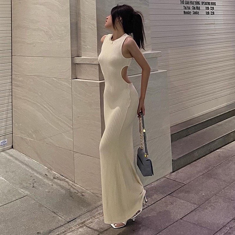 Váy sát nách khoét lưng dáng dài