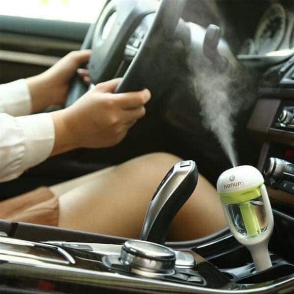 Máy phun sương tạo ẩm dùng trong ô tô tiện dụng