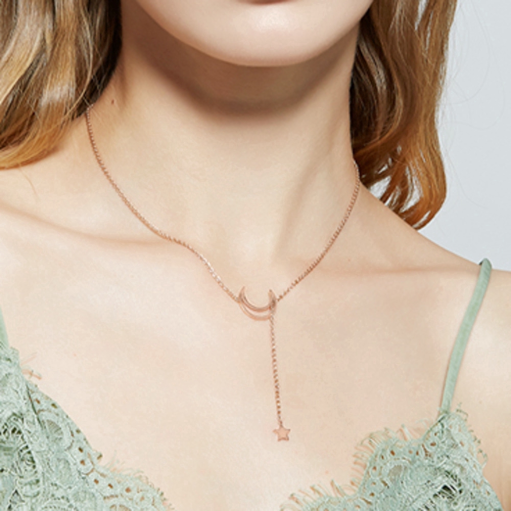 Vòng cổ titan họa tiết mặt trăng thiết kế trẻ trung quý phái cho nữ