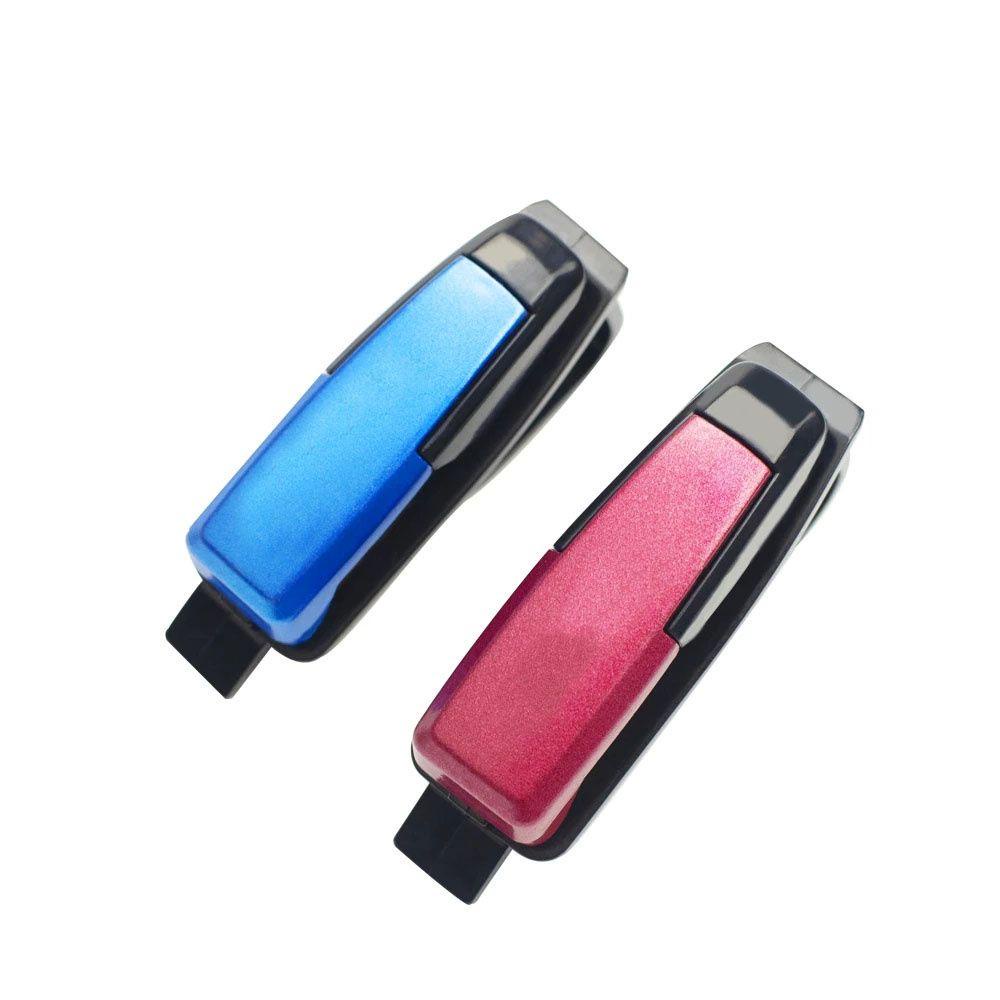 Giá Đỡ Mắt Kính Kẹp Trên Xe Hơi Bằng Nhựa Tiện Dụng