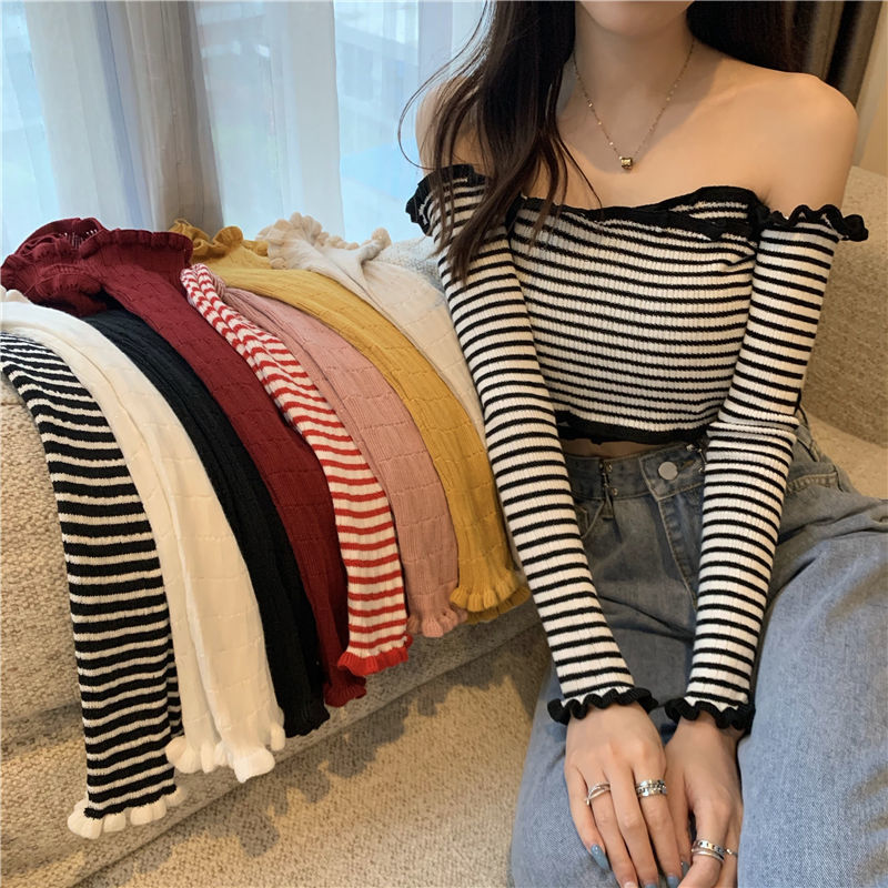 Áo crop top tay dài kiểu trễ vai cá tính phong cách Hàn Quốc