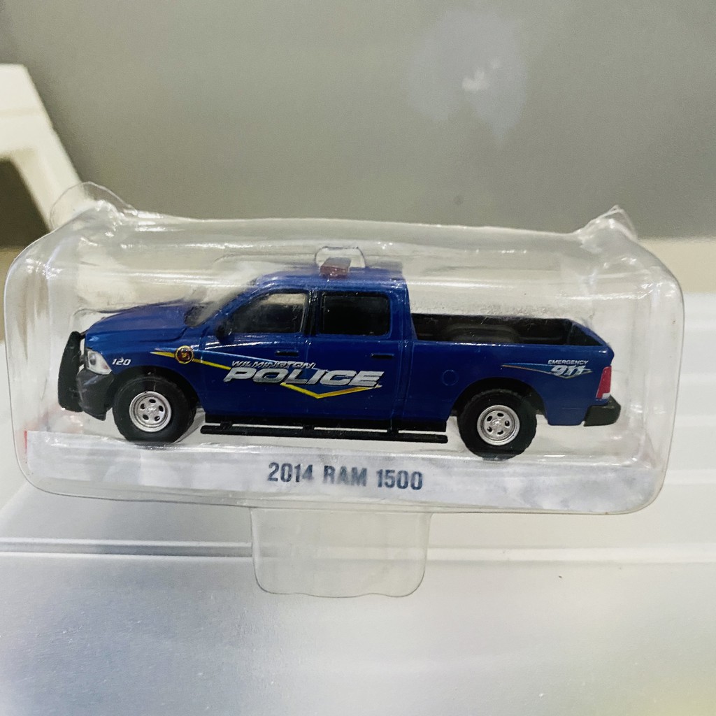 Mô hình xe GreenLight 1:64 Doge Ram 1500