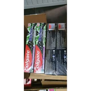 Kem đánh răng Colgate MaxFresh tinh chất than tre 200g
