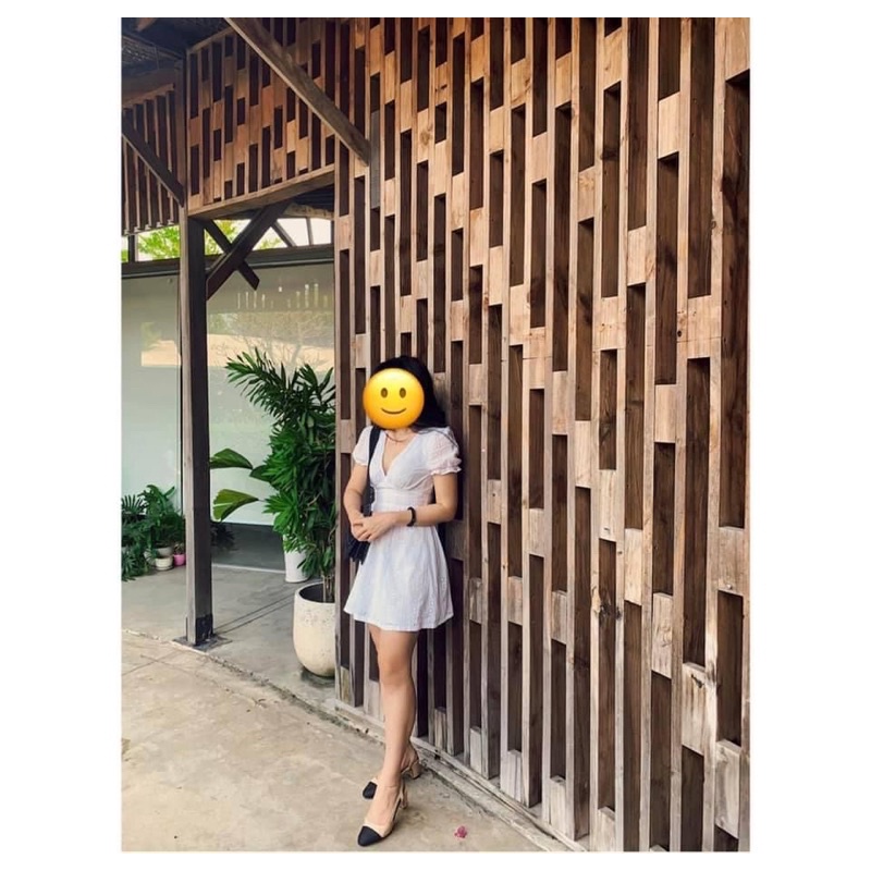 Đầm trắng cổ V Gola size S