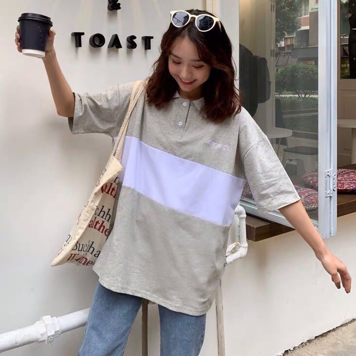 Áo Thun Có Cổ Phối Màu Phía Trước Kèm Chữ CAROLINE Sau Gáy Mẫu Mới TTS0593