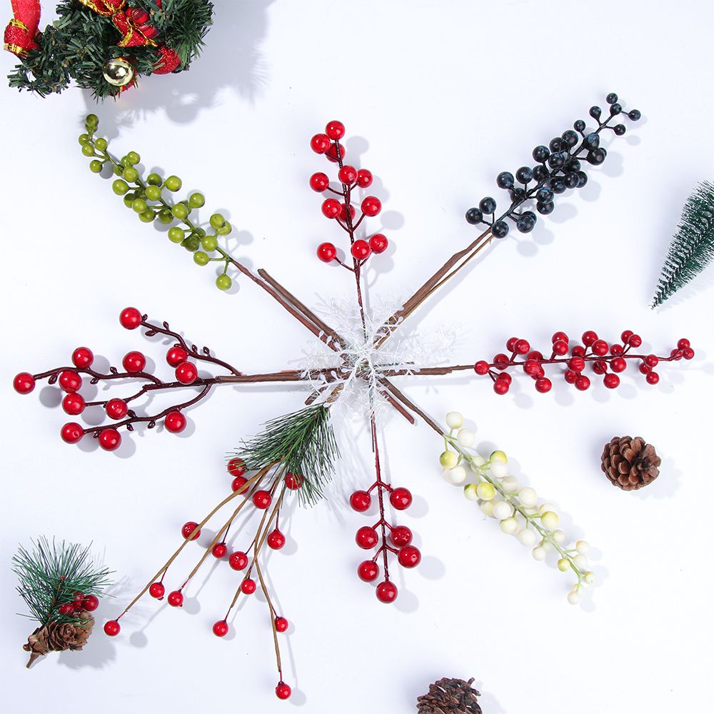 Nhánh cây quả tùng đỏ diy trang trí tiệc giáng sinh độc đáo