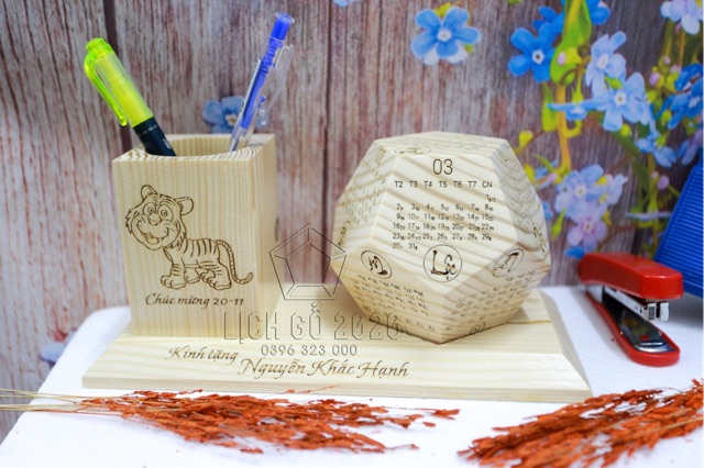 Lịch 2021 Gỗ đặc nguyên khối kèm đế, in khắc theo yêu cầu (Hàng chuẩn xuất khẩu nước ngoài) | BigBuy360 - bigbuy360.vn