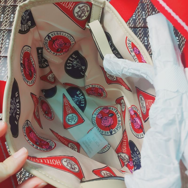 [ Gift Hãng 2021 ] Túi Đeo Chéo EST€ LAUd€R Nền Đỏ