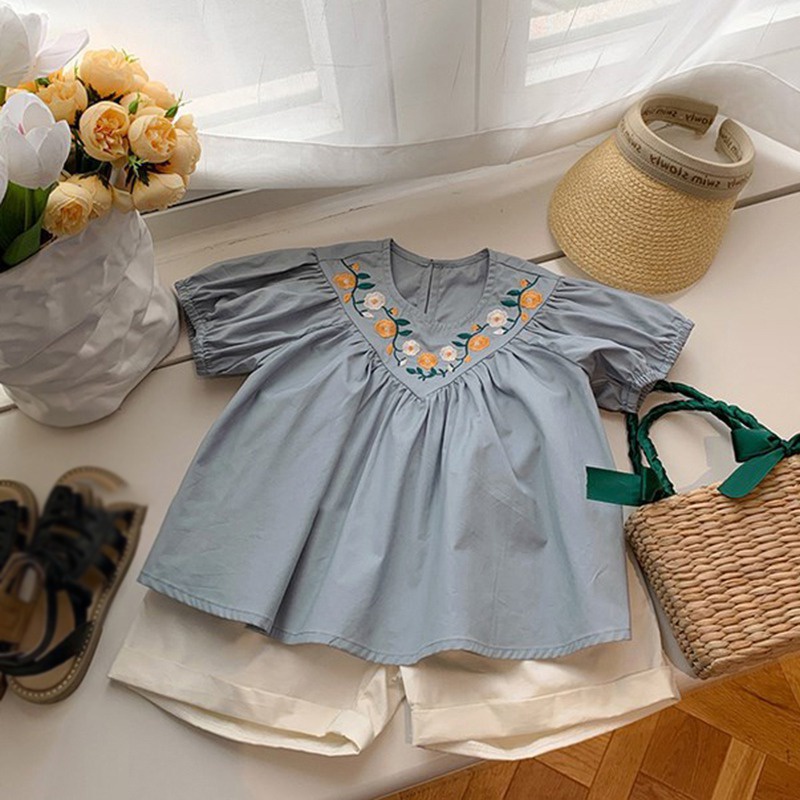Bộ Áo Tay Phồng Cổ Tròn Thêu Hoa + Quần Short Thời Trang Mùa Hè Hàn Quốc Cho Nữ