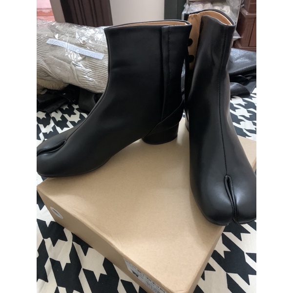 Giày boot nữ xẻ móng heo MAISON MARGIELA gót 3,5cm order