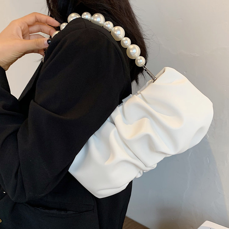Túi xách JASMIN NOIR mềm mại hình đám mây dây đeo xỏ ngọc trai và xếp ly trẻ trung