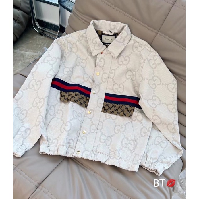 Áo khoác cúc bấm