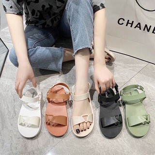 Sandal cao su êm chân không thấm nước