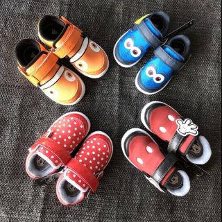 Giày siêu nhẹ quai dán Trainers Performance Disney M&M