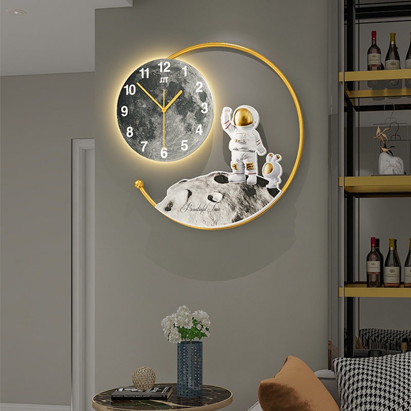 Đồng hồ phi hành gia kim loại treo tường decor, đồng hồ trang trí nhà cửa phòng khách có đèn nghệ thuật NPR34