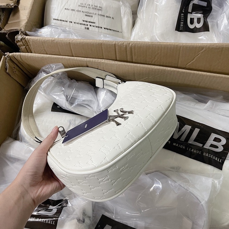 Túi kẹp nách MLB