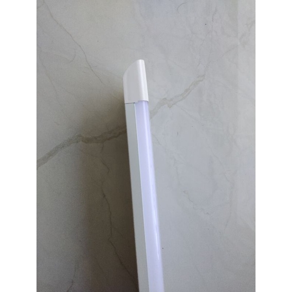 Đèn led bán nguyệt 30W dài 0,6m đầu vuông siêu sáng