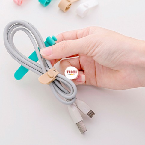 &lt;Ảnh Thật Shop Chụp&gt; Bộ 4 Dây Đai Silicon Cuốn Buộc Giữ Tai Nghe Cáp Sạc Chống Rối Có Nút Đính Chắc Chắn Nhiều Màu D112