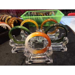 Đế MIKA trưng bày vòng Ngọc đẹp sang chảnh