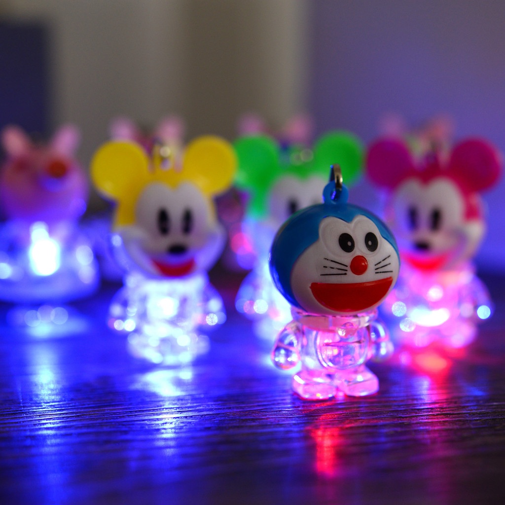 Móc Khóa Doraemon Có Đèn Led Đổi Màu Dễ Thương