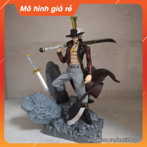 Mô hình nhân vật Mihawk Mắt Diều Hâu One Piece cực ngầu