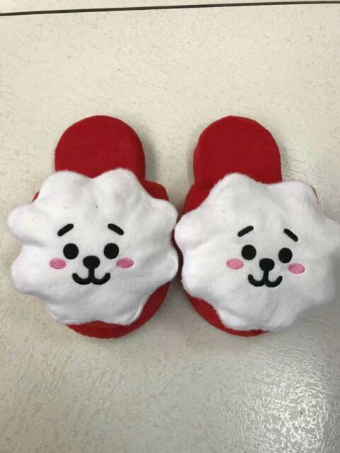 Dép mang trong nhà bts