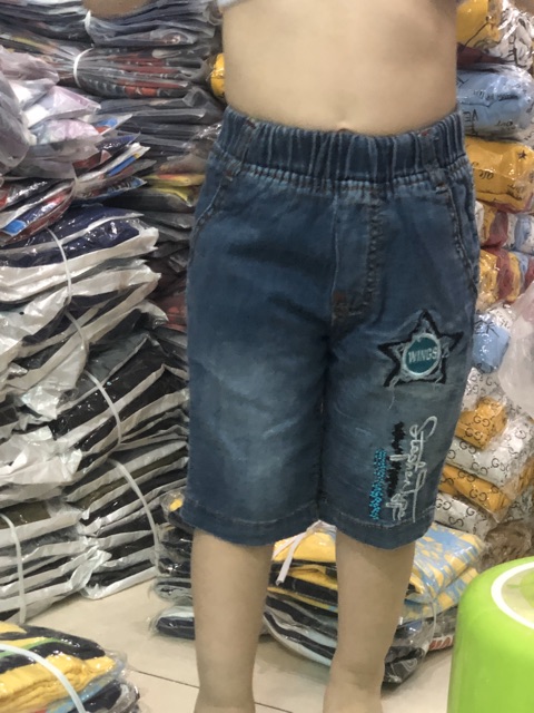 Quần jeans lửng bé trai sale70