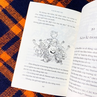 Sách - Cậu bé mặc váy (David Walliams) - NNB