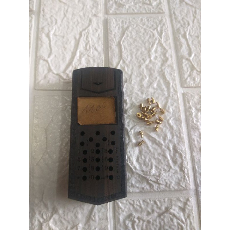 Vỏ gỗ cho điện thoại 110i mẫu chữ nhẫn