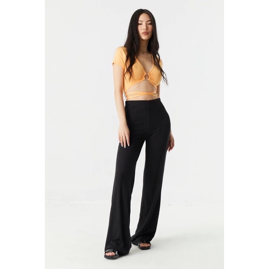 Áo croptop o ring hở lưng Wetseal