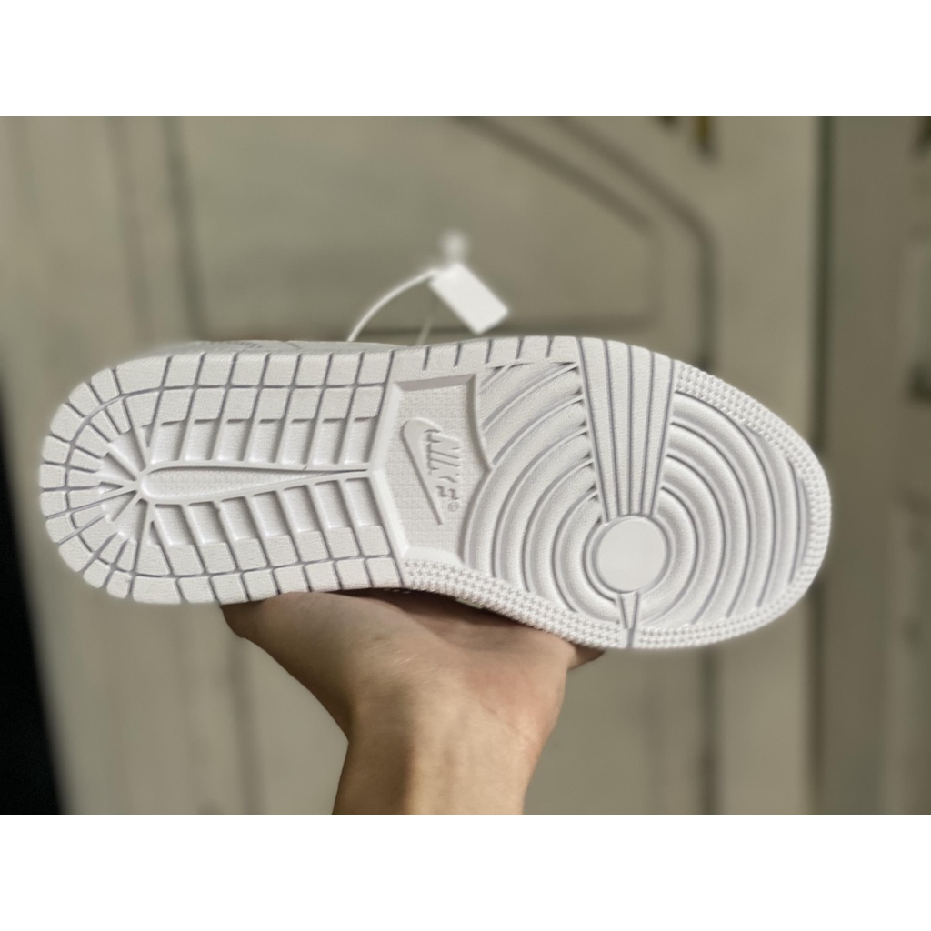 Giày Sneaker Jordan 1 Low Cổ Thấp Trắng Vệt Vàng White Metallic Gold Cao Cấp Da Nhăn Fullbox Kèm Phụ Kiện | BigBuy360 - bigbuy360.vn