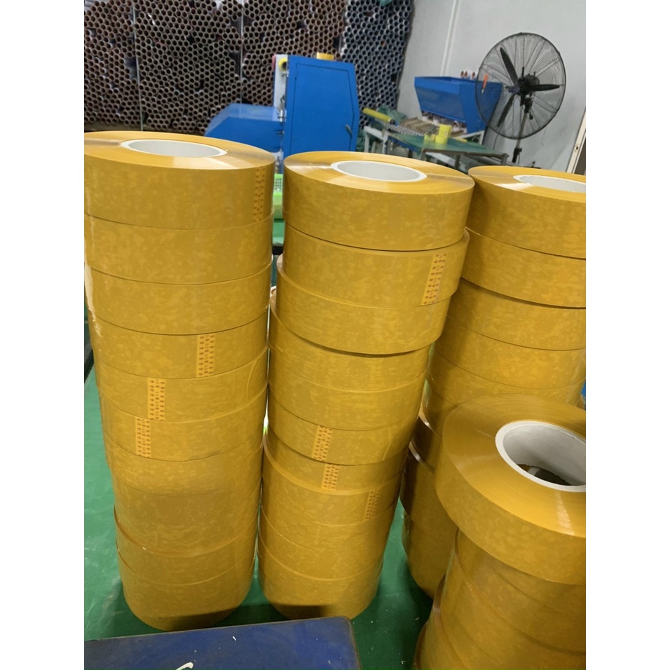 Băng dính đục dán thùng carton đóng hàng bao bền chặt giá rẻ kích thước 48mm dài 100m